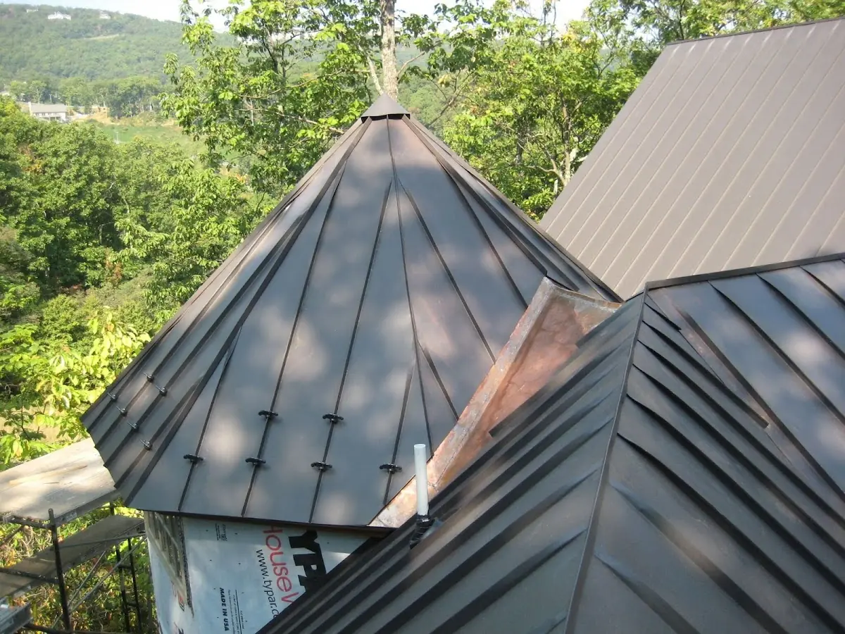 Professional Roof Tarp Installation by Craftsman Roofing in Holiday Villa